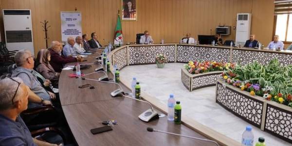 Installation des membres de la Commission de déontologie et d'éthique de  l'enseignement supérieur à l'Université de Biskra