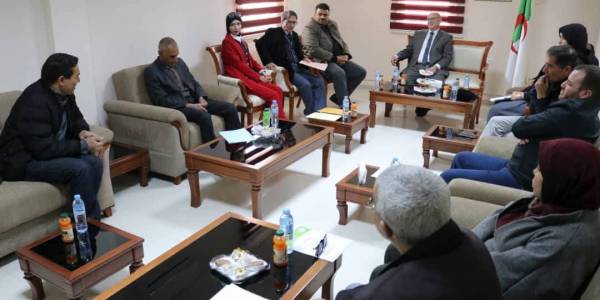 جامعة سكرة ترسخ نوات التواصل مع الأسرة الإعلامية للولاية